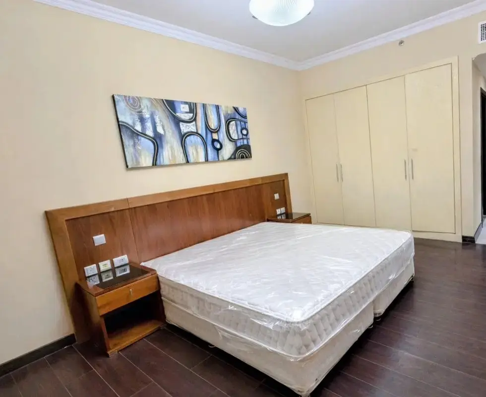 شقة للايجار متكونة 5 غرف